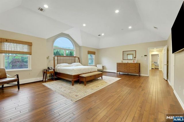 81 Chestnut Street, Allendale, NJ 07401