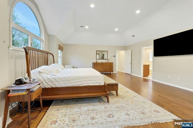 81 Chestnut Street, Allendale, NJ 07401