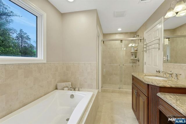 81 Chestnut Street, Allendale, NJ 07401