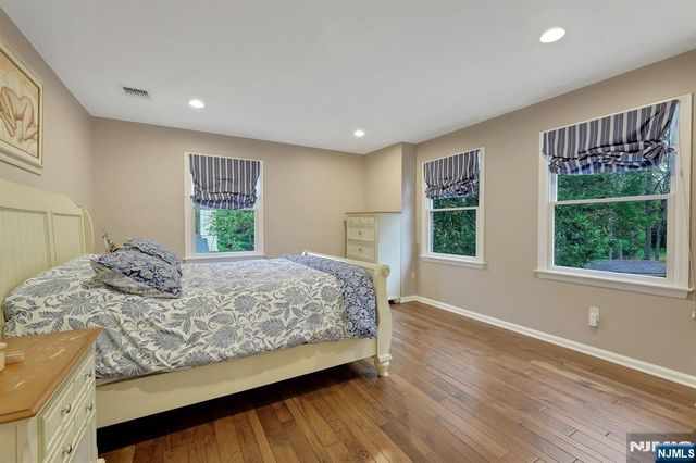 81 Chestnut Street, Allendale, NJ 07401