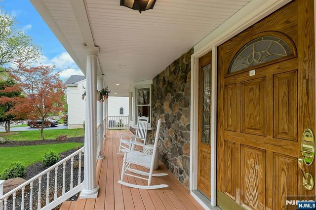 81 Chestnut Street, Allendale, NJ 07401