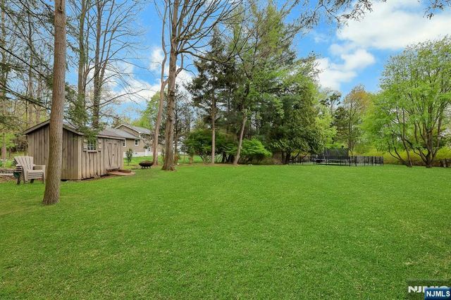 81 Chestnut Street, Allendale, NJ 07401