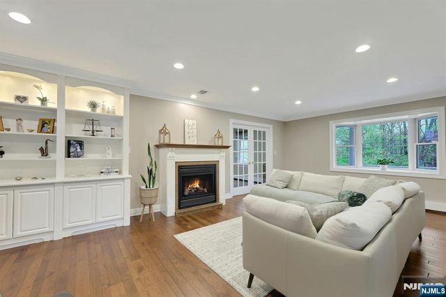 81 Chestnut Street, Allendale, NJ 07401