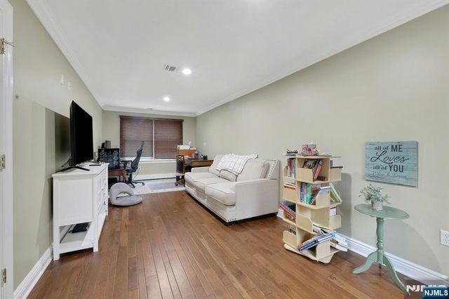 81 Chestnut Street, Allendale, NJ 07401