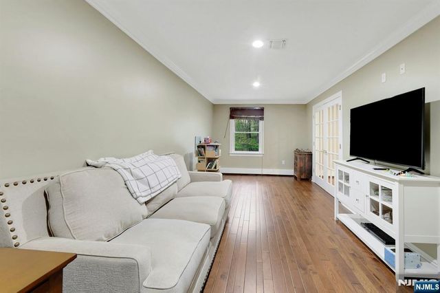 81 Chestnut Street, Allendale, NJ 07401