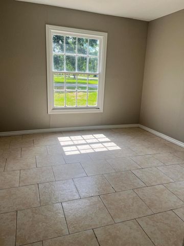 4980 Chambers Street, Beaumont, TX 77705