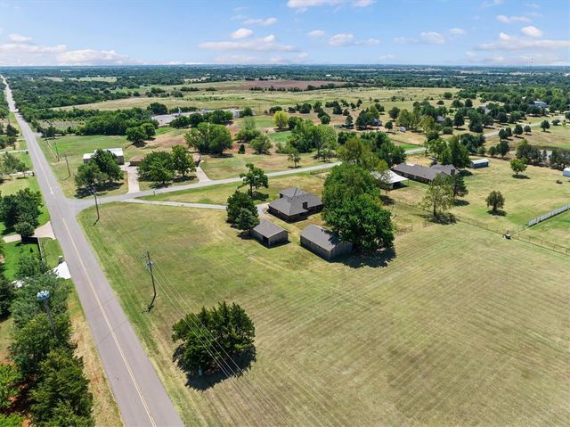 19201 Aerial Road, Edmond, OK 73012