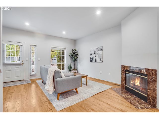 6148 S VIRGINIA Ave, Portland, OR 97239