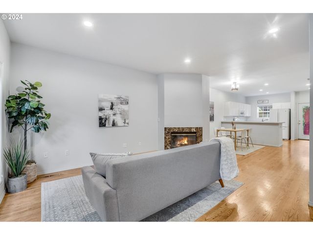 6148 S VIRGINIA Ave, Portland, OR 97239