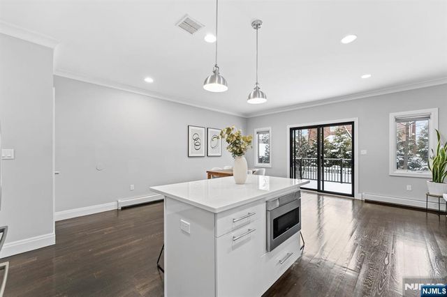 1050 Morningside Lane B, Fort Lee, NJ 07024