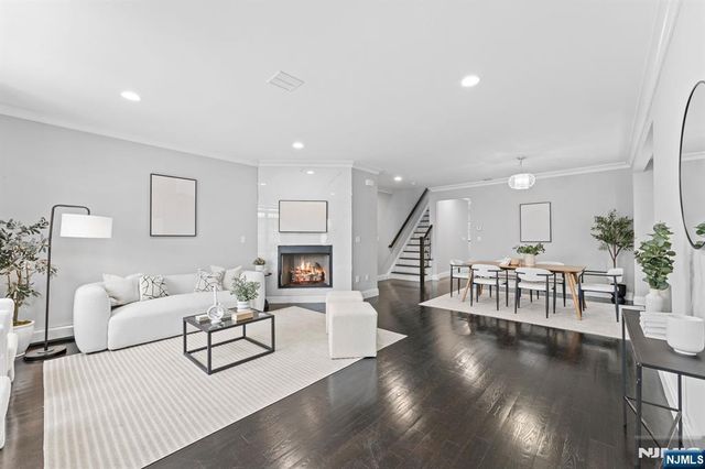 1050 Morningside Lane B, Fort Lee, NJ 07024