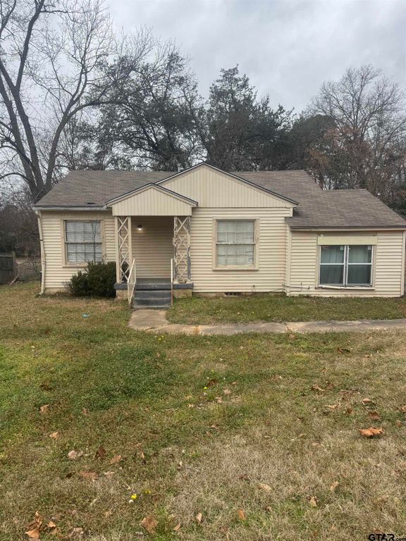 2927 New Copeland Rd., Tyler, TX 75701