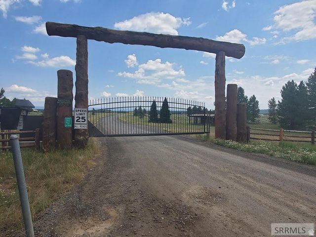 3488 ARANGE CT, Island Park, ID 83429