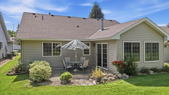 3824 93rd Avenue N, Brooklyn Park, MN 55443