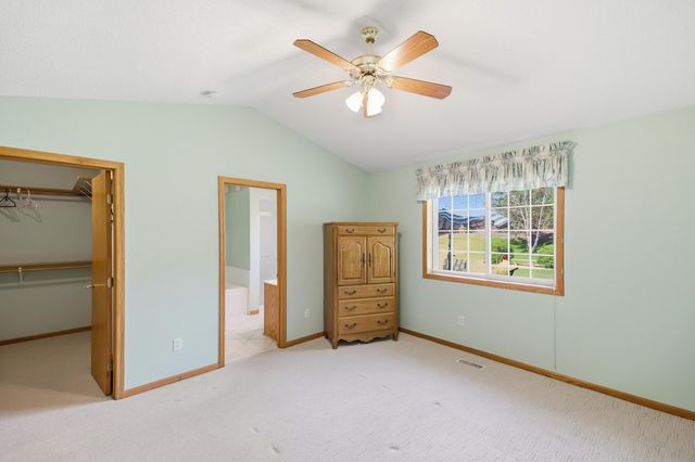 3824 93rd Avenue N, Brooklyn Park, MN 55443