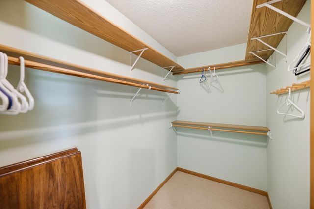 3824 93rd Avenue N, Brooklyn Park, MN 55443