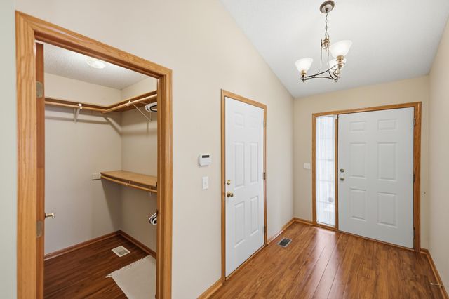 3824 93rd Avenue N, Brooklyn Park, MN 55443