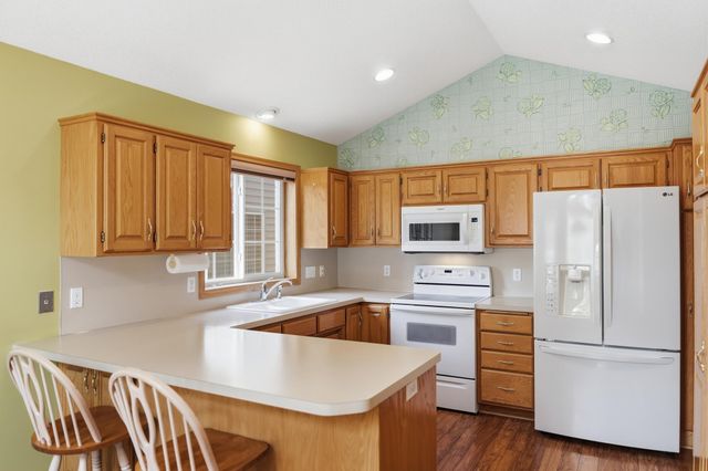 3824 93rd Avenue N, Brooklyn Park, MN 55443