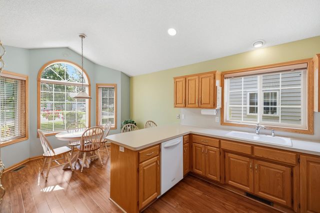 3824 93rd Avenue N, Brooklyn Park, MN 55443