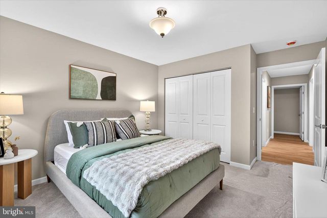 232 PILGRIM DR, Lancaster, PA 17603