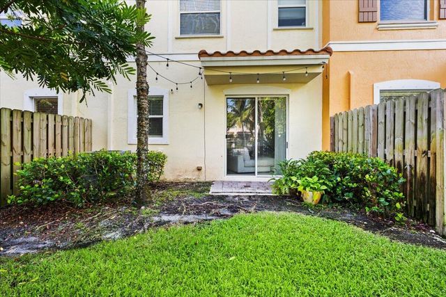 130 EMERALD CREEK Terrace, Davie, FL 33325