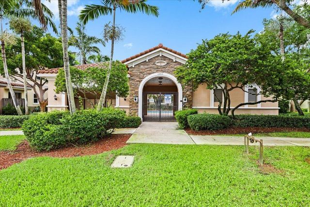 130 EMERALD CREEK Terrace, Davie, FL 33325