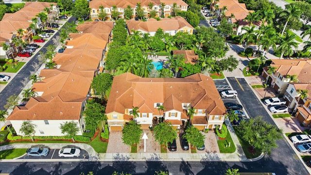 130 EMERALD CREEK Terrace, Davie, FL 33325