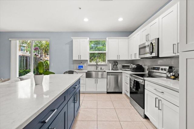 130 EMERALD CREEK Terrace, Davie, FL 33325