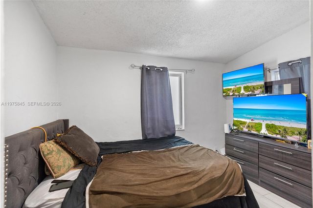 4520 SW 38th St, West Park, FL 33023