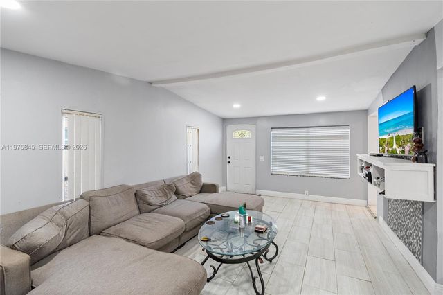 4520 SW 38th St, West Park, FL 33023