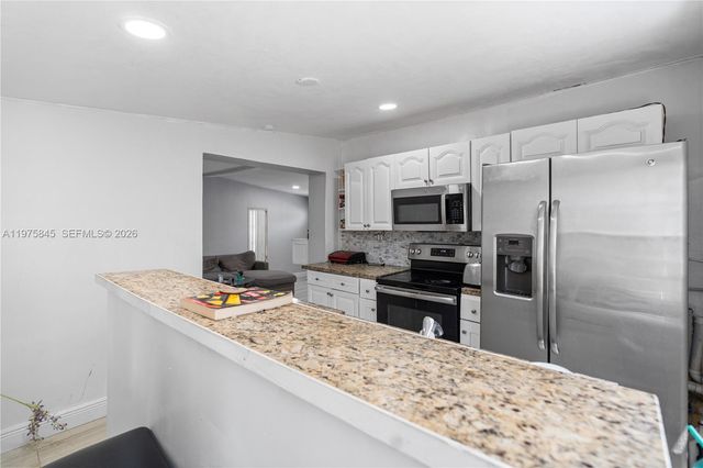 4520 SW 38th St, West Park, FL 33023