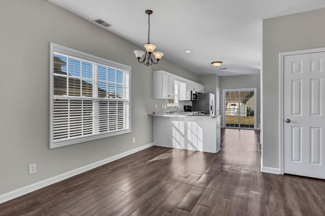 91 John Sevier Ave, Clarksville, TN 37040