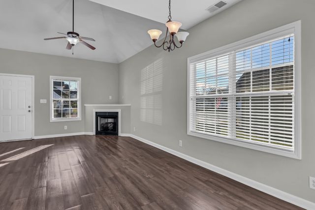 91 John Sevier Ave, Clarksville, TN 37040