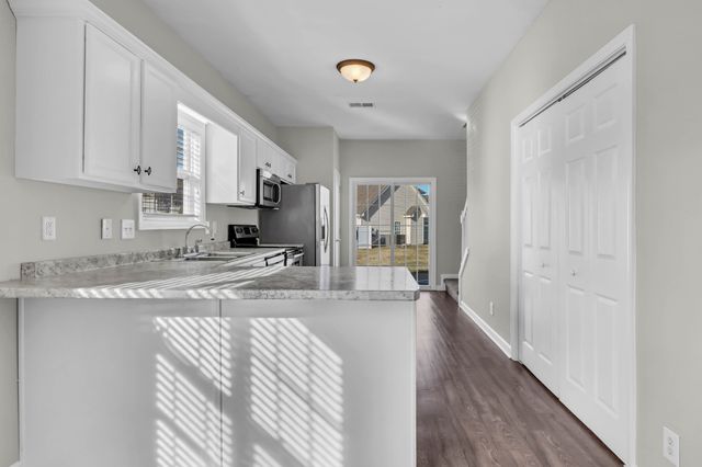 91 John Sevier Ave, Clarksville, TN 37040