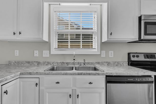 91 John Sevier Ave, Clarksville, TN 37040