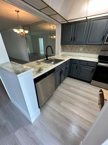 8001 Fairview Dr 101, Tamarac, FL 33321