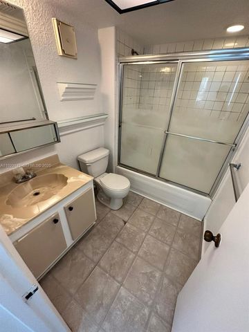 8001 Fairview Dr 101, Tamarac, FL 33321