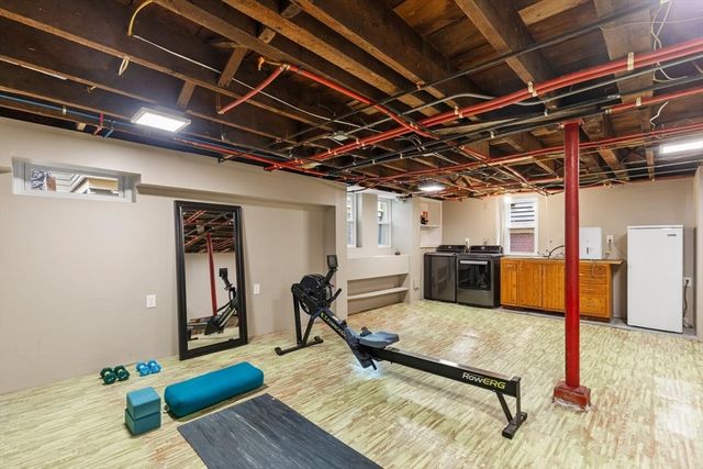 61 Preston Rd, Somerville, MA 02143