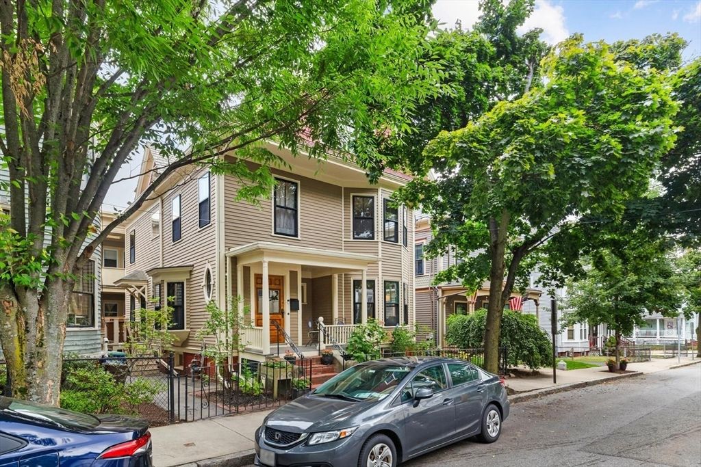 61 Preston Rd, Somerville, MA 02143