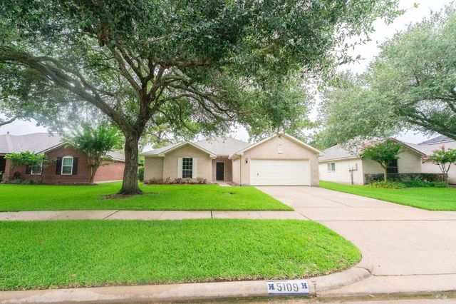 5109 Cherrywood Court, League City, TX 77573
