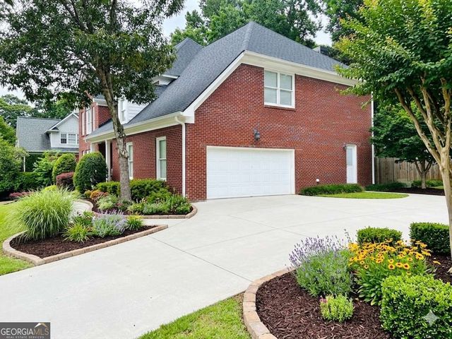 2730 Runnelwood Lane, Snellville, GA 30078