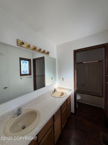 5507 E 34th Avenue 104, Anchorage, AK 99504