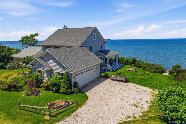 900 Sound Shore Road, Jamesport, NY 11947