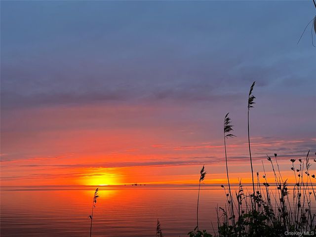 900 Sound Shore Road, Jamesport, NY 11947