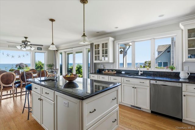 900 Sound Shore Road, Jamesport, NY 11947