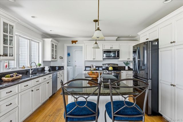 900 Sound Shore Road, Jamesport, NY 11947