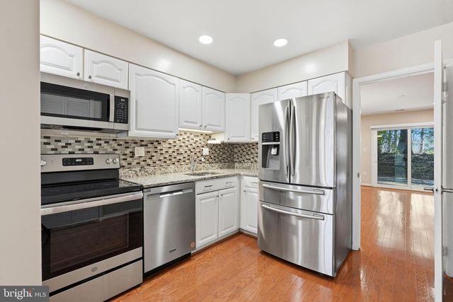 1942 WINTERPORT CL, Reston, VA 20191