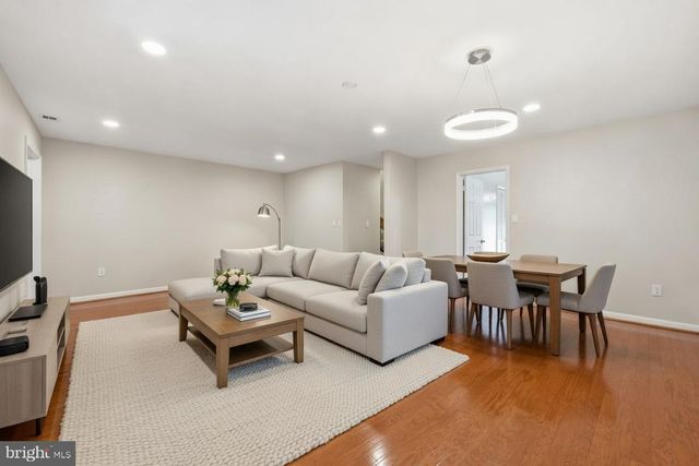 1942 WINTERPORT CL, Reston, VA 20191