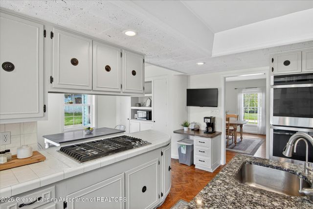 125 W Riverside Street, Williamston, MI 48895