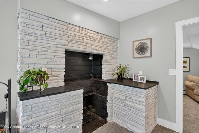 125 W Riverside Street, Williamston, MI 48895